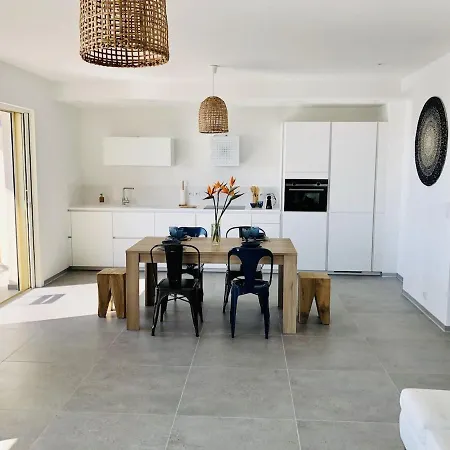 Appartement T3 Front De Dernier étage Vue Petit Havre De Paix Pour Vos Emplacement Unique Vue Panoramique à 180 Degrés Pour Ce T3 En Face De La Front De Vue Sur Les Iles 5 Et Dernier étage Avec Ascenseur