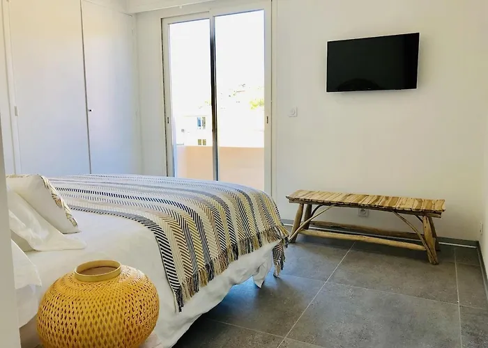 T3 Front De Dernier Etage Vue Petit Havre De Paix Pour Vos Emplacement Unique Vue Panoramique A 180 Degres Pour Ce T3 En Face De La Front De Vue Sur Les Iles 5 Et Dernier Etage Avec Ascenseur