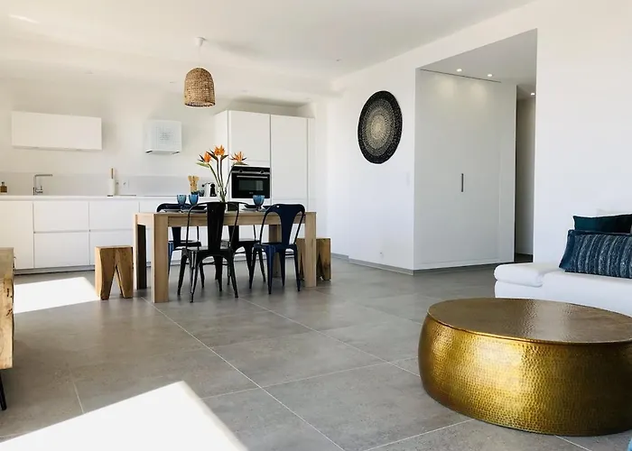 Apartman T3 Front De Dernier Etage Vue Petit Havre De Paix Pour Vos Emplacement Unique Vue Panoramique A 180 Degres Pour Ce T3 En Face De La Front De Vue Sur Les Iles 5 Et Dernier Etage Avec Ascenseur Le Lavandou