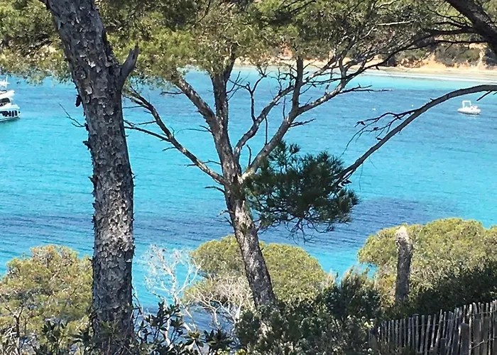 Lejlighed T3 Front De Dernier Etage Vue Petit Havre De Paix Pour Vos Emplacement Unique Vue Panoramique A 180 Degres Pour Ce T3 En Face De La Front De Vue Sur Les Iles 5 Et Dernier Etage Avec Ascenseur Le Lavandou